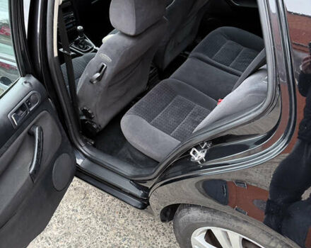 Черный Фольксваген Гольф, объемом двигателя 1.6 л и пробегом 286 тыс. км за 4000 $, фото 10 на Automoto.ua