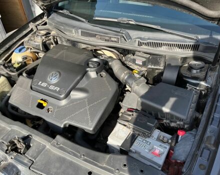 Черный Фольксваген Гольф, объемом двигателя 1.6 л и пробегом 220 тыс. км за 3700 $, фото 4 на Automoto.ua