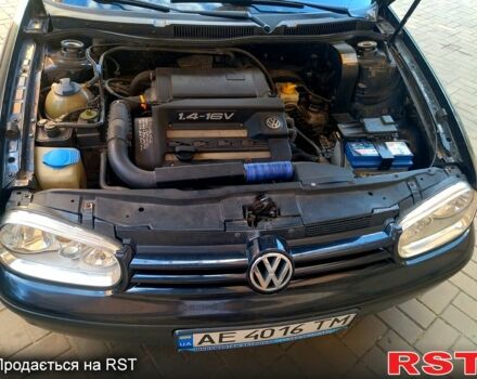 Черный Фольксваген Гольф, объемом двигателя 1.4 л и пробегом 330 тыс. км за 4000 $, фото 2 на Automoto.ua