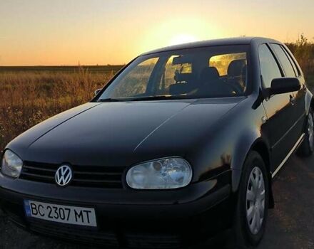 Черный Фольксваген Гольф, объемом двигателя 1.4 л и пробегом 220 тыс. км за 2800 $, фото 1 на Automoto.ua