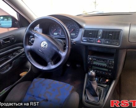 Черный Фольксваген Гольф, объемом двигателя 1.4 л и пробегом 330 тыс. км за 4000 $, фото 4 на Automoto.ua