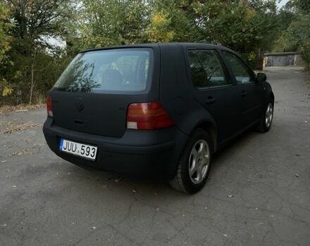 Черный Фольксваген Гольф, объемом двигателя 1.6 л и пробегом 300 тыс. км за 1299 $, фото 2 на Automoto.ua