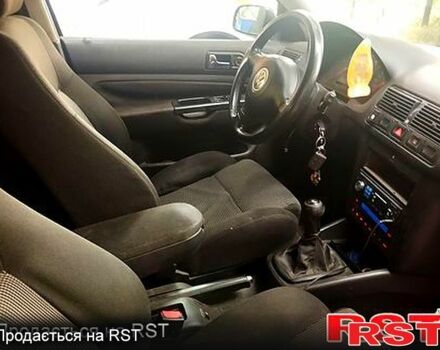 Черный Фольксваген Гольф, объемом двигателя 1.6 л и пробегом 340 тыс. км за 2800 $, фото 4 на Automoto.ua