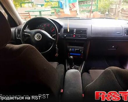 Черный Фольксваген Гольф, объемом двигателя 1.6 л и пробегом 340 тыс. км за 2800 $, фото 6 на Automoto.ua