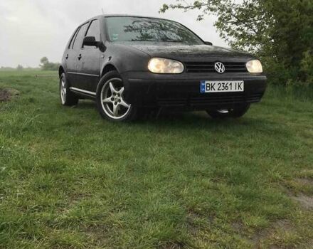 Черный Фольксваген Гольф, объемом двигателя 1.39 л и пробегом 230 тыс. км за 3000 $, фото 14 на Automoto.ua
