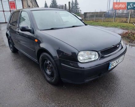 Черный Фольксваген Гольф, объемом двигателя 1.4 л и пробегом 236 тыс. км за 3900 $, фото 2 на Automoto.ua