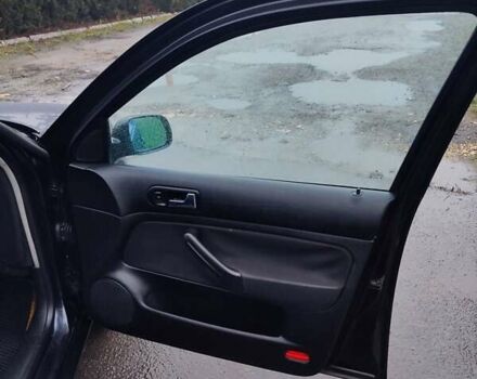 Черный Фольксваген Гольф, объемом двигателя 1.4 л и пробегом 236 тыс. км за 3900 $, фото 15 на Automoto.ua