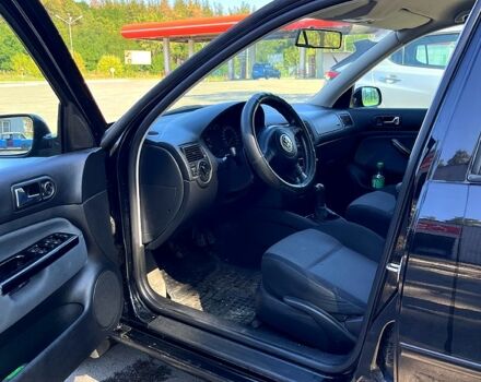 Черный Фольксваген Гольф, объемом двигателя 1.6 л и пробегом 265 тыс. км за 4100 $, фото 3 на Automoto.ua