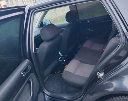 Черный Фольксваген Гольф, объемом двигателя 1.4 л и пробегом 236 тыс. км за 3900 $, фото 12 на Automoto.ua