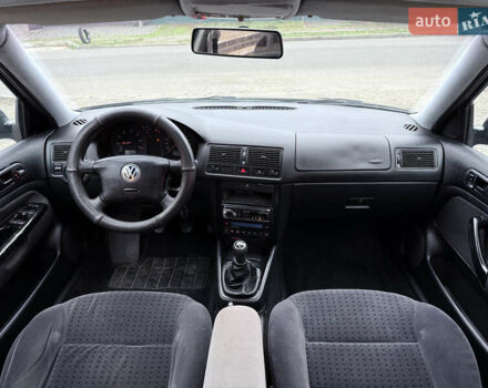 Черный Фольксваген Гольф, объемом двигателя 1.6 л и пробегом 286 тыс. км за 4000 $, фото 7 на Automoto.ua