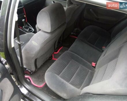 Черный Фольксваген Гольф, объемом двигателя 1.6 л и пробегом 264 тыс. км за 4000 $, фото 14 на Automoto.ua