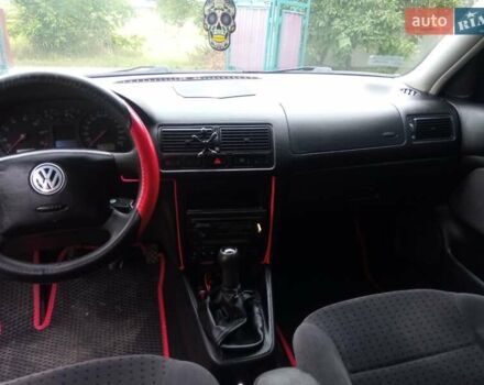 Черный Фольксваген Гольф, объемом двигателя 1.6 л и пробегом 264 тыс. км за 4000 $, фото 11 на Automoto.ua