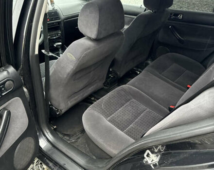 Черный Фольксваген Гольф, объемом двигателя 1.6 л и пробегом 240 тыс. км за 4300 $, фото 7 на Automoto.ua