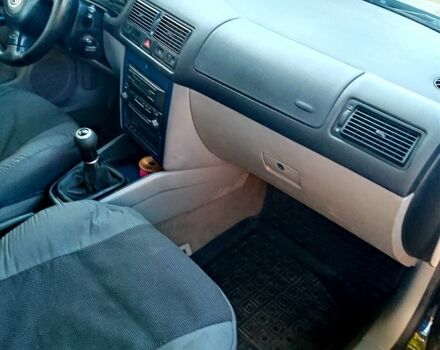 Черный Фольксваген Гольф, объемом двигателя 1.4 л и пробегом 233 тыс. км за 4100 $, фото 11 на Automoto.ua