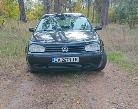 Черный Фольксваген Гольф, объемом двигателя 1.6 л и пробегом 250 тыс. км за 4500 $, фото 2 на Automoto.ua