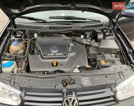 Черный Фольксваген Гольф, объемом двигателя 1.6 л и пробегом 315 тыс. км за 4600 $, фото 10 на Automoto.ua