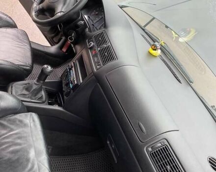 Черный Фольксваген Гольф, объемом двигателя 1.6 л и пробегом 315 тыс. км за 4600 $, фото 19 на Automoto.ua