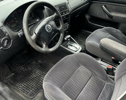 Черный Фольксваген Гольф, объемом двигателя 1.6 л и пробегом 240 тыс. км за 4300 $, фото 6 на Automoto.ua