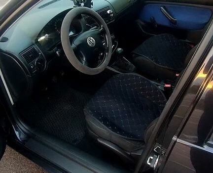 Чорний Фольксваген Гольф, об'ємом двигуна 1.4 л та пробігом 238 тис. км за 3750 $, фото 2 на Automoto.ua