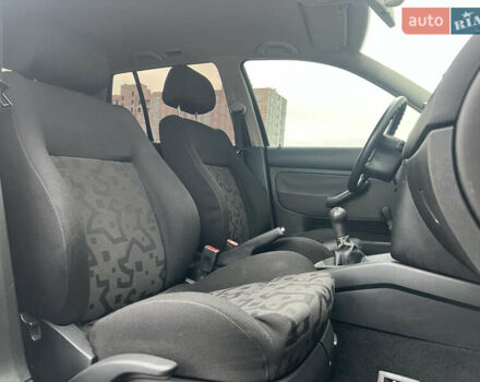 Чорний Фольксваген Гольф, об'ємом двигуна 1.39 л та пробігом 250 тис. км за 2800 $, фото 11 на Automoto.ua