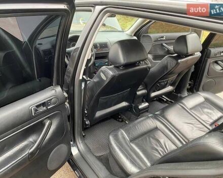 Черный Фольксваген Гольф, объемом двигателя 1.6 л и пробегом 315 тыс. км за 4600 $, фото 21 на Automoto.ua