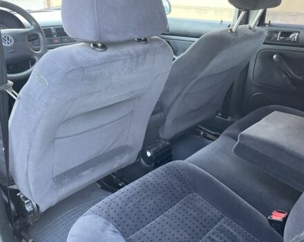 Черный Фольксваген Гольф, объемом двигателя 1.9 л и пробегом 371 тыс. км за 3900 $, фото 5 на Automoto.ua