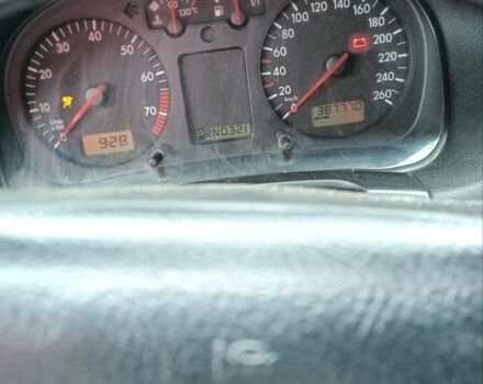 Черный Фольксваген Гольф, объемом двигателя 1.6 л и пробегом 380 тыс. км за 3900 $, фото 4 на Automoto.ua