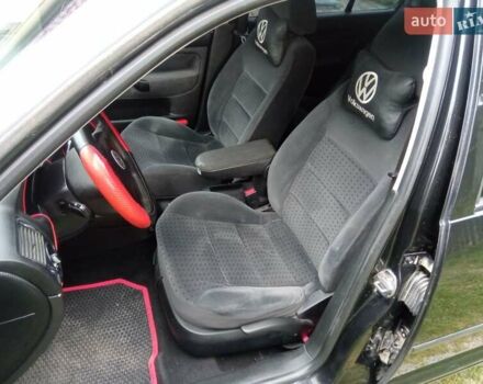 Черный Фольксваген Гольф, объемом двигателя 1.6 л и пробегом 264 тыс. км за 4000 $, фото 13 на Automoto.ua