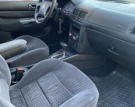 Черный Фольксваген Гольф, объемом двигателя 1.9 л и пробегом 371 тыс. км за 3900 $, фото 10 на Automoto.ua