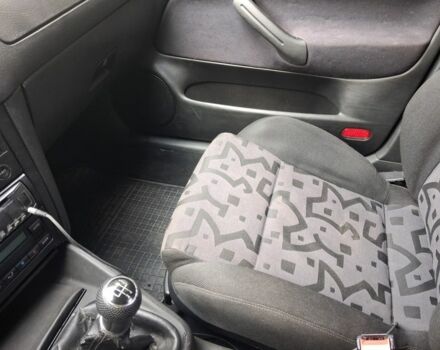 Черный Фольксваген Гольф, объемом двигателя 1.4 л и пробегом 243 тыс. км за 3500 $, фото 5 на Automoto.ua