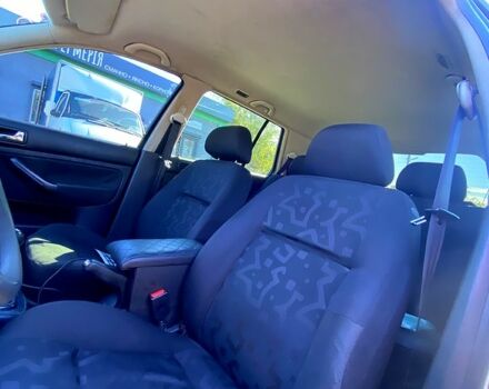 Черный Фольксваген Гольф, объемом двигателя 1.6 л и пробегом 300 тыс. км за 3600 $, фото 3 на Automoto.ua