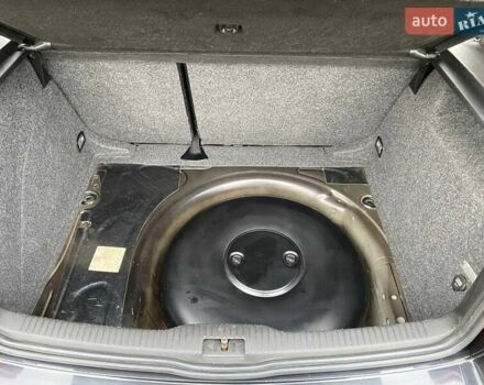 Черный Фольксваген Гольф, объемом двигателя 1.6 л и пробегом 315 тыс. км за 4600 $, фото 14 на Automoto.ua