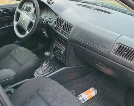 Черный Фольксваген Гольф, объемом двигателя 1.6 л и пробегом 250 тыс. км за 4500 $, фото 9 на Automoto.ua