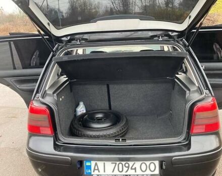 Черный Фольксваген Гольф, объемом двигателя 1.6 л и пробегом 315 тыс. км за 4600 $, фото 12 на Automoto.ua