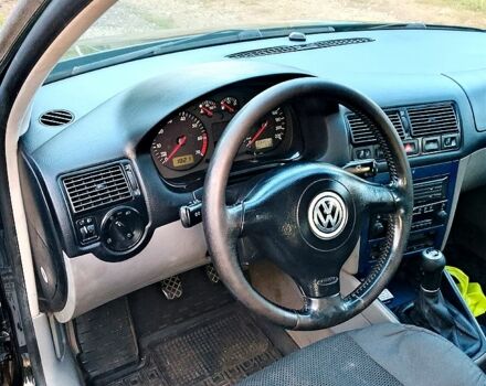 Черный Фольксваген Гольф, объемом двигателя 1.4 л и пробегом 233 тыс. км за 4100 $, фото 4 на Automoto.ua