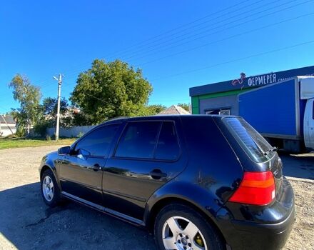 Черный Фольксваген Гольф, объемом двигателя 1.6 л и пробегом 300 тыс. км за 3600 $, фото 2 на Automoto.ua