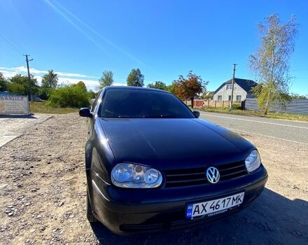Черный Фольксваген Гольф, объемом двигателя 1.6 л и пробегом 300 тыс. км за 3600 $, фото 1 на Automoto.ua