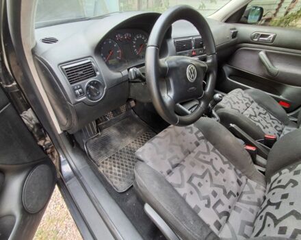 Черный Фольксваген Гольф, объемом двигателя 1.4 л и пробегом 243 тыс. км за 3500 $, фото 3 на Automoto.ua