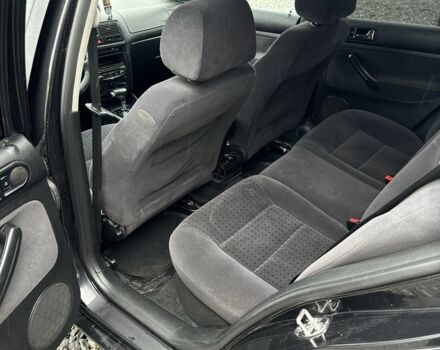 Черный Фольксваген Гольф, объемом двигателя 1.6 л и пробегом 240 тыс. км за 4300 $, фото 7 на Automoto.ua