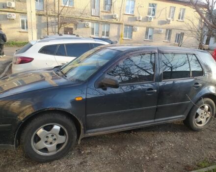 Черный Фольксваген Гольф, объемом двигателя 1.9 л и пробегом 300 тыс. км за 2200 $, фото 1 на Automoto.ua