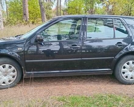 Черный Фольксваген Гольф, объемом двигателя 1.6 л и пробегом 250 тыс. км за 4500 $, фото 1 на Automoto.ua