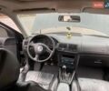 Черный Фольксваген Гольф, объемом двигателя 1.6 л и пробегом 315 тыс. км за 4600 $, фото 20 на Automoto.ua