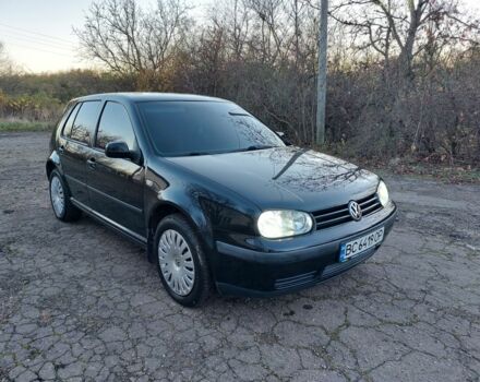 Черный Фольксваген Гольф, объемом двигателя 1.6 л и пробегом 221 тыс. км за 3900 $, фото 2 на Automoto.ua