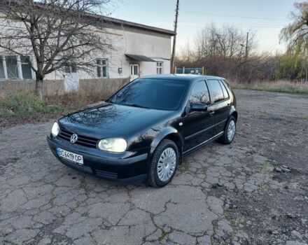 Черный Фольксваген Гольф, объемом двигателя 1.6 л и пробегом 221 тыс. км за 3900 $, фото 1 на Automoto.ua