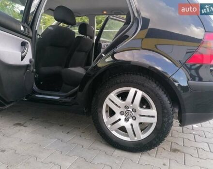 Чорний Фольксваген Гольф, об'ємом двигуна 1.39 л та пробігом 230 тис. км за 4150 $, фото 18 на Automoto.ua