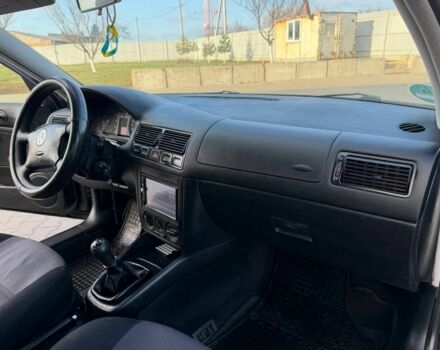 Черный Фольксваген Гольф, объемом двигателя 1.6 л и пробегом 245 тыс. км за 2999 $, фото 15 на Automoto.ua