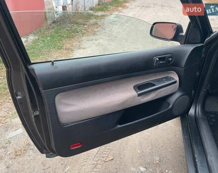 Черный Фольксваген Гольф, объемом двигателя 1.9 л и пробегом 316 тыс. км за 2999 $, фото 11 на Automoto.ua