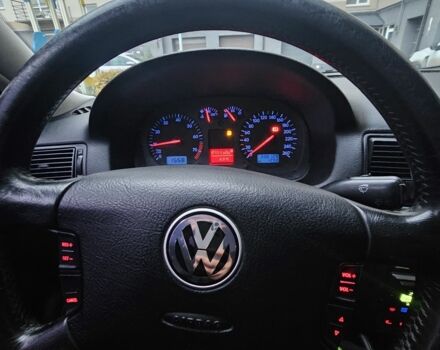 Черный Фольксваген Гольф, объемом двигателя 1.6 л и пробегом 330 тыс. км за 4400 $, фото 14 на Automoto.ua