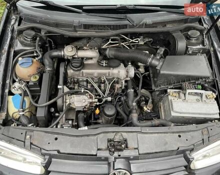 Черный Фольксваген Гольф, объемом двигателя 1.9 л и пробегом 316 тыс. км за 2999 $, фото 1 на Automoto.ua