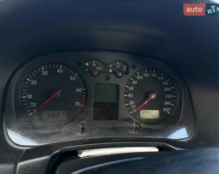 Черный Фольксваген Гольф, объемом двигателя 1.6 л и пробегом 245 тыс. км за 2999 $, фото 27 на Automoto.ua